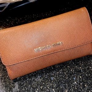 Jet set travel mk wallet